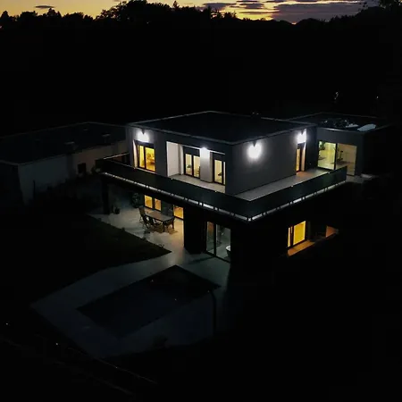 Altura- Luxury Hiltop Retreat With Panoramic View & Teracce Villa *