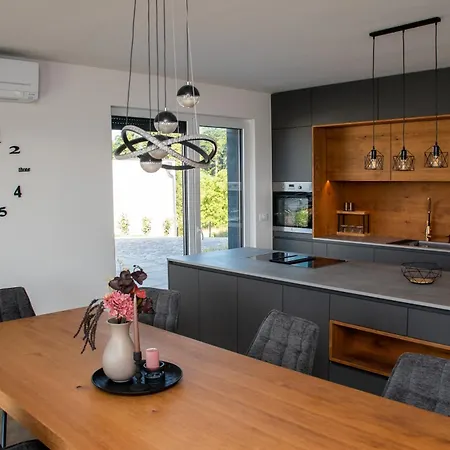 Altura- Luxury Hiltop Retreat With Panoramic View & Teracce * Rogaška Slatina