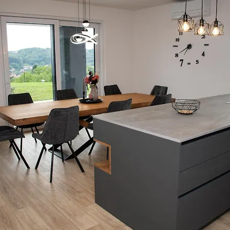 Altura- Luxury Hiltop Retreat With Panoramic View & Teracce Vila *