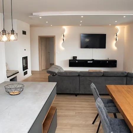 Altura- Luxury Hiltop Retreat With Panoramic View & Teracce *