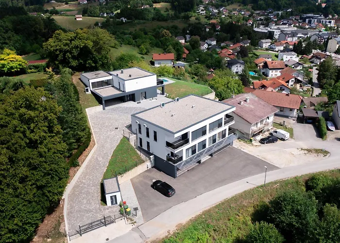 Villa Altura- Luxury Hiltop Retreat With Panoramic View & Teracce *