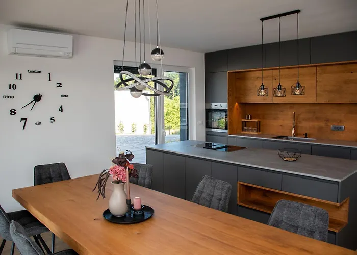 Altura- Luxury Hiltop Retreat With Panoramic View & Teracce * Rogaška Slatina