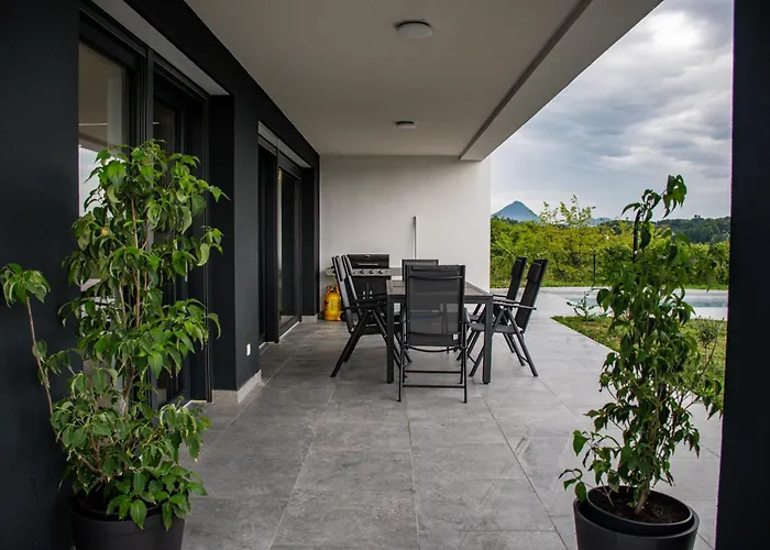 Altura- Luxury Hiltop Retreat With Panoramic View & Teracce Βίλα *