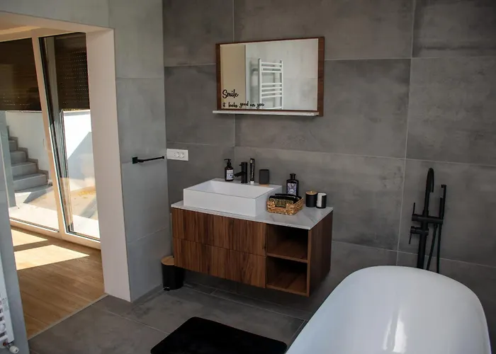 Altura- Luxury Hiltop Retreat With Panoramic View & Teracce *