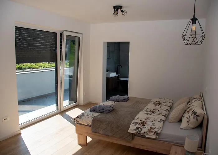 Altura- Luxury Hiltop Retreat With Panoramic View & Teracce 빌라 로가스카슬라티나